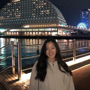 Meet your Posher, Caitlin